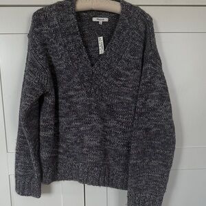 Madewell womens  Charcoal V-Neck Sweater  100 wool   Made with recycled cashmere
